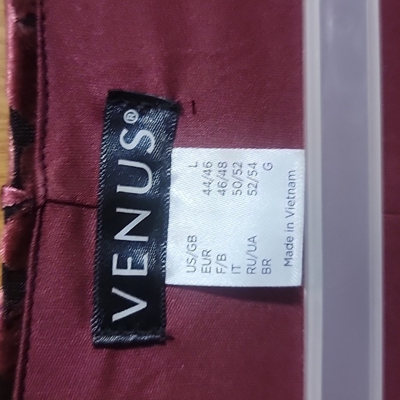 Venus Crushed Velvet Top - Picture 2 of 7